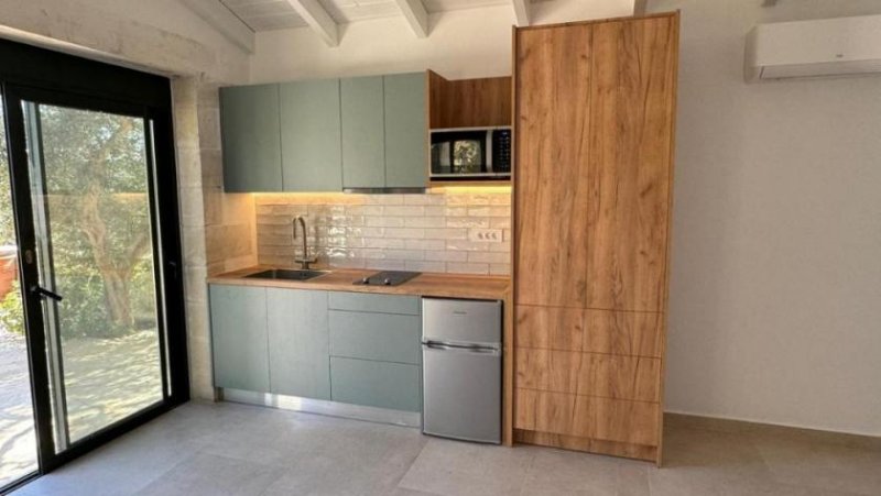 Kournas Kreta, Kournas: Malerisches Steinhaus mit bezauberndem See- und Meerblick zu verkaufen Haus kaufen